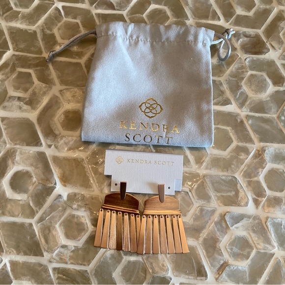 NEW!  Kendra Scott Layne rose gold earrings - Picture 5 of 6